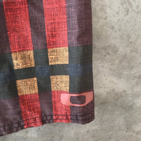 Oakley Board Shorts 32 Mens Black Orange Red Plaid Check Surf Swim Trunks Y2K - Picture 4 of 9